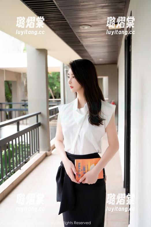 秀人网-小薯条nienie 秀人网 - 网袜的魔力:下载原图,看小薯条nienie如何玩转性感与日常!