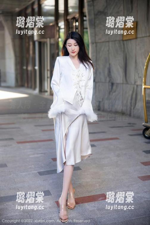 秀人网-清妙 秀人网 - 全新清妙礼服图包,既优雅又微妙,真的是个让人心跳加速的组合