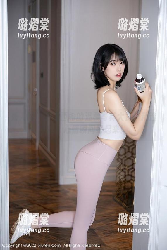 秀人网 - 白兔西希的温柔写真大赏：精选美图，心情瞬间好起来！