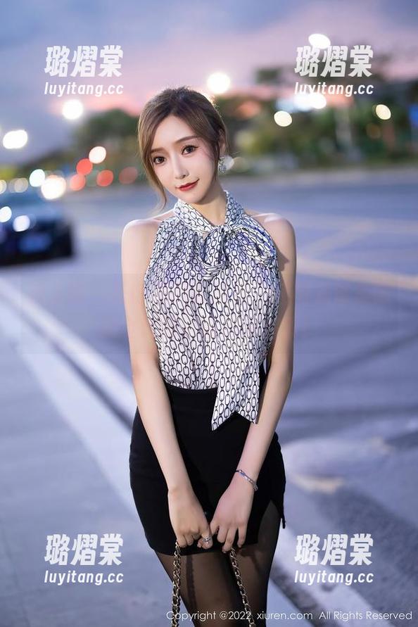 秀人网-龙泽美曦 秀人网 - 圣诞不只有糖果,还有龙泽美曦的全套图包等你来解锁!