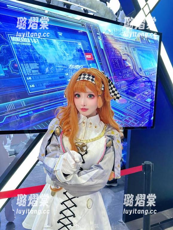 紫氯氯 紫氯氯的双人写真,无圣光也能隐秘绽放