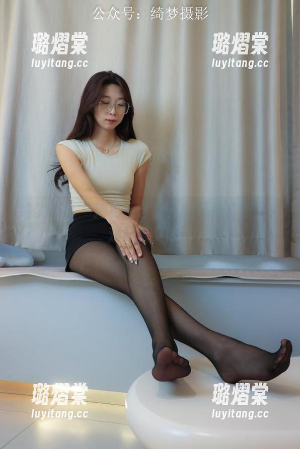 绮梦摄影 - 揭秘小艺女王的私拍资源，绝对好看又好玩