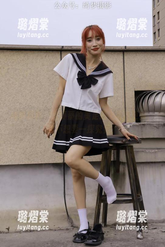 绮梦摄影 - 当蔡蔡的美足遇上写真更新，谁不想要一探究竟？