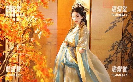 原图更新：苏嫣嫣阿姨和她的短裙——真是个甜蜜的‘视觉陷阱’啊！