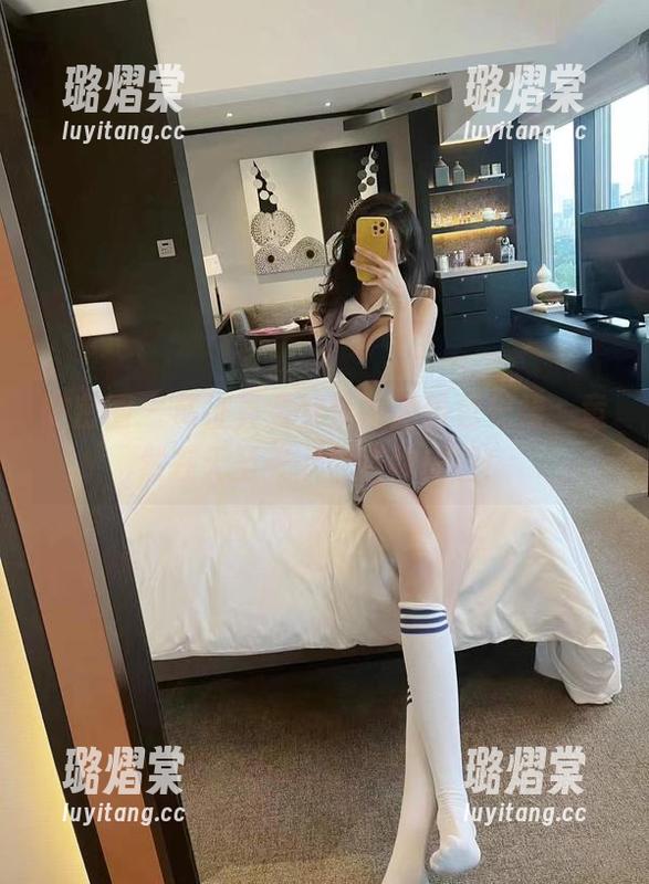 葛征 微密圈 - 葛征真会穿!她的粉色长裙,竟然在无圣光下也堪称美图!