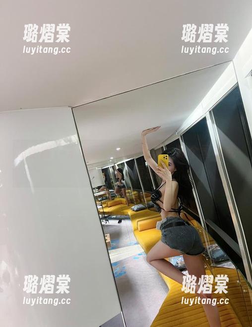 微密圈 - 来看看葛征的写真，缺个司机或许没这么重要？