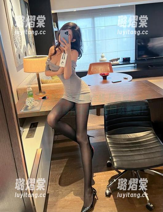 微密圈 - 这短裤看得我在线上都想买一条，葛征简直是时尚女神！原图必赏哦！