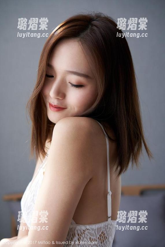 蜜桃社-萌美Moemi 蜜桃社 - 看!萌美Moemi的吊带图集,真的是无圣光的另一个境界,简直要被萌晕了!