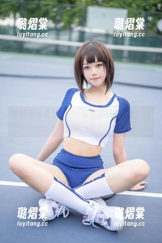 蜜汁猫裘 免费美图送上,蜜汁猫裘演绎红武士,绝对值得一看!