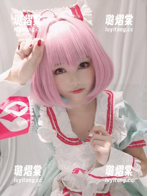 下载蜜汁猫裘空姐的写真美图，生活本来就该更随性！