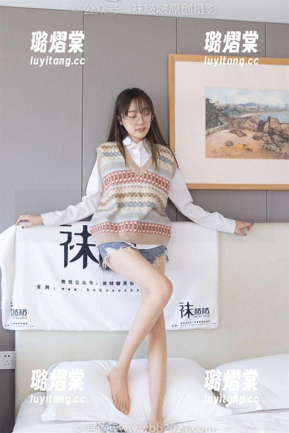 袜啵啵-稚予 袜啵啵 - 一次看够!稚予黑色五指袜美图套图的诱惑
