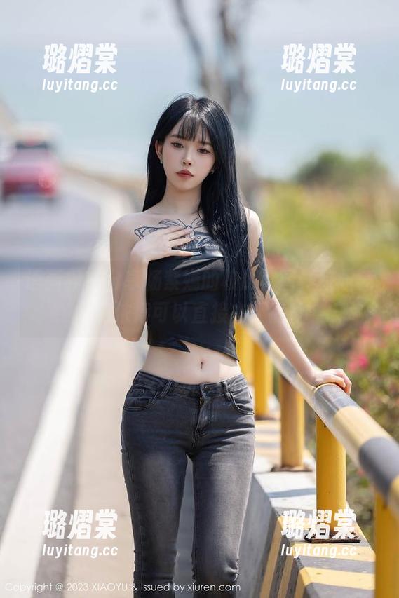 语画界 - 分享杨紫嫣的校服套图，校园气息浓得可以直接去怀旧！
