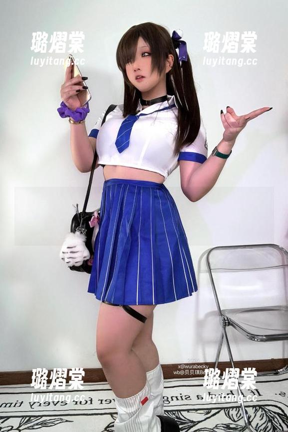 贝贝琪Becky与红裙：刷新我对“cos”的认知，这合集该懂得太多了吧？