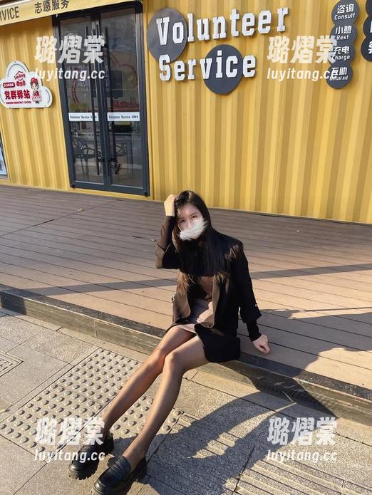 软妹小九九 微密圈 - 软妹小九九双马尾原图大合集,有时候就是想停留在那些眼神和姿态上,感觉特别不一样。