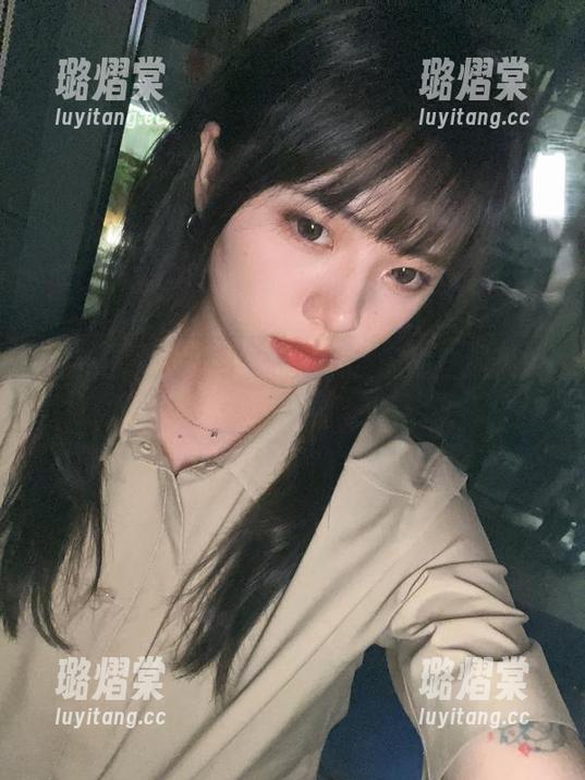 图包分享：闪月半和她女友的那些迷人瞬间