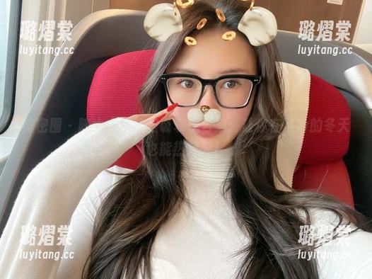 微密圈 - 陈大小姐的圣诞表现合集：让你在寒冷的冬天也能热起来！
