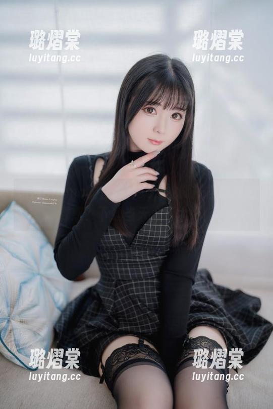 霜月shimo的白丝合集，谁能抵挡这样的诱惑？下载当天心情大好！