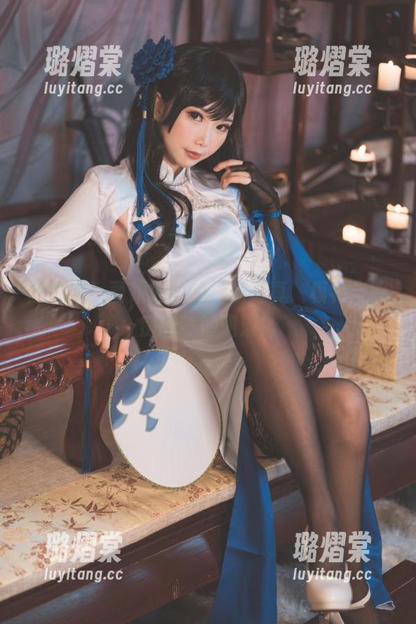 超现实！面饼仙儿的居家写真，模特与厨房的奇妙邂逅！